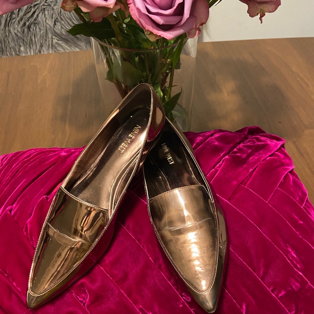 Nine West Adley Metallic/Chrome flats, Sz 7.5
